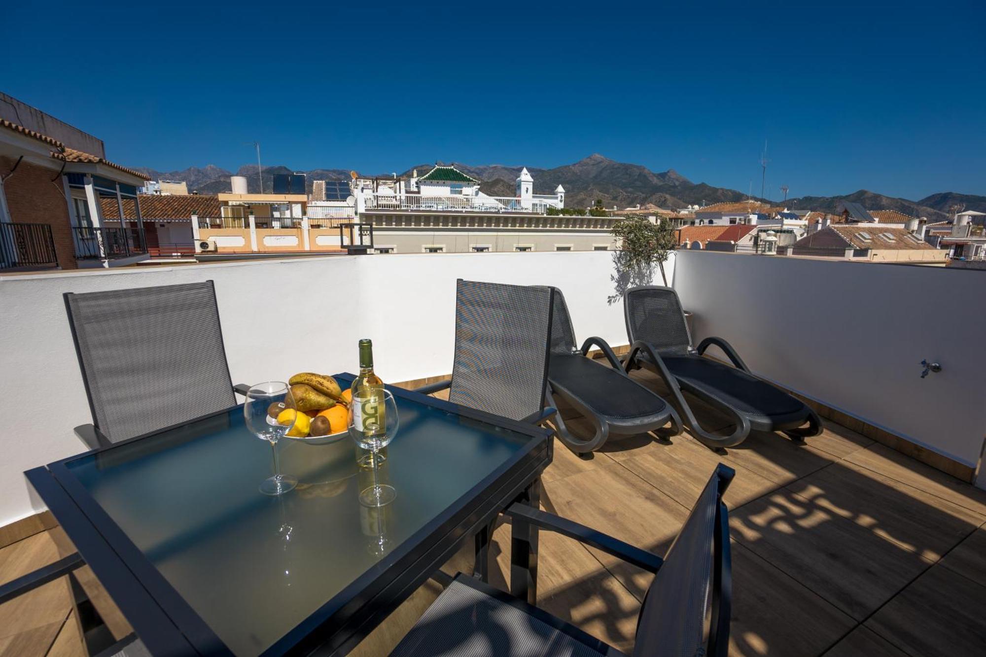 Apartamentos Kronox Nerja Exteriér fotografie